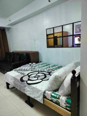 17th Floor Tower B Studio Haven with Netflix, AC and Free Wifi